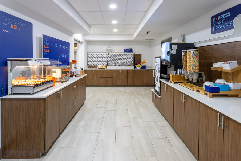 Holiday Inn Express Hotel & Suites Vineland Millville by IHG