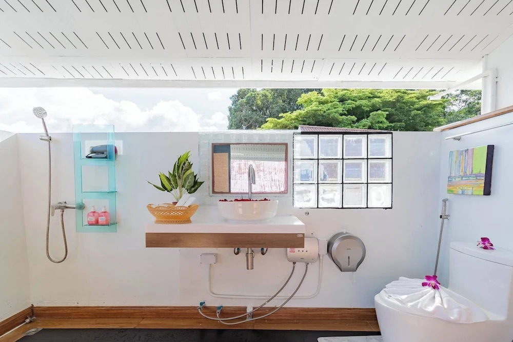 Luxurious 5-bedroom Pool Villa in Heart of Patong, Phuket