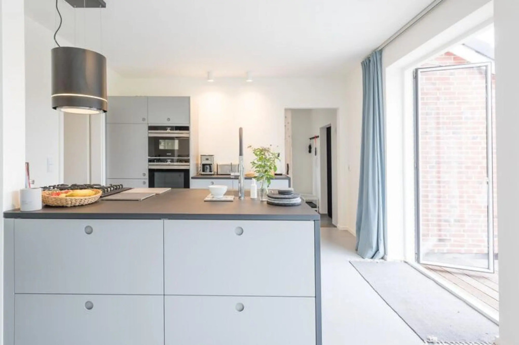 charming holiday home in the small fishing village of Tönning