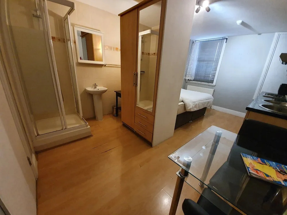 Studio Apartment in South Kensington 9