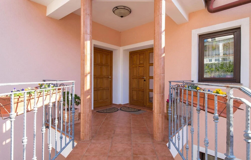 Amazing Home in Icici With Wifi and 2 Bedrooms