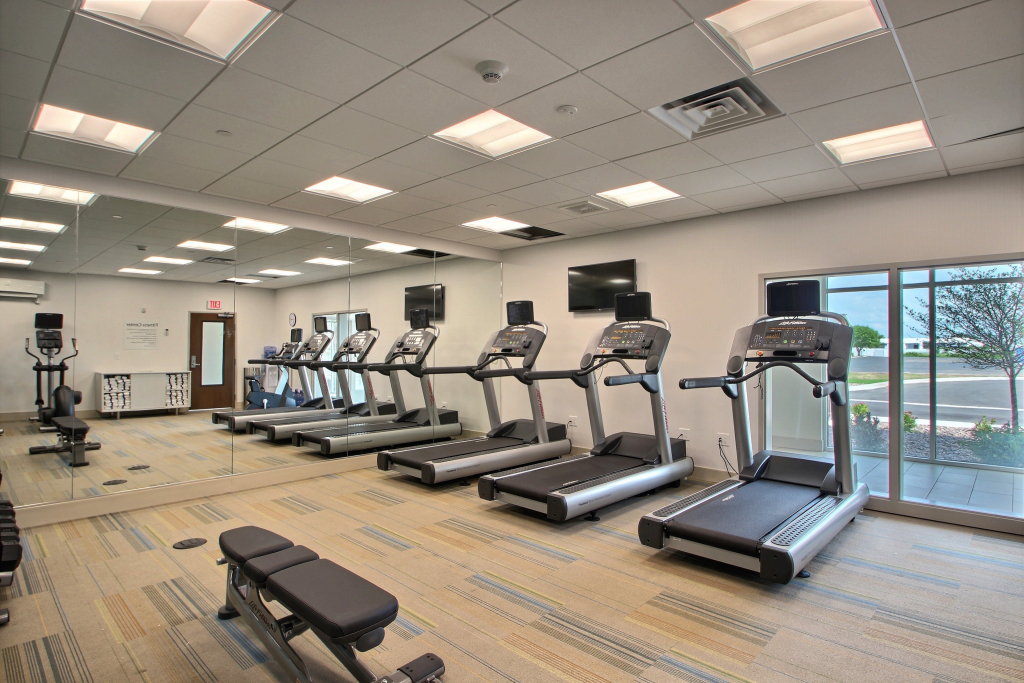 Holiday Inn Express & Suites Fond Du Lac by IHG