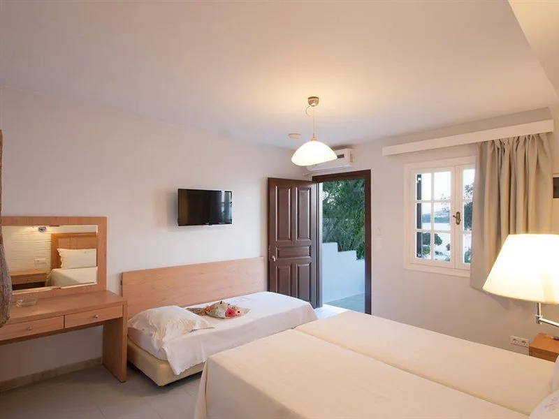 vassilias beach hotel