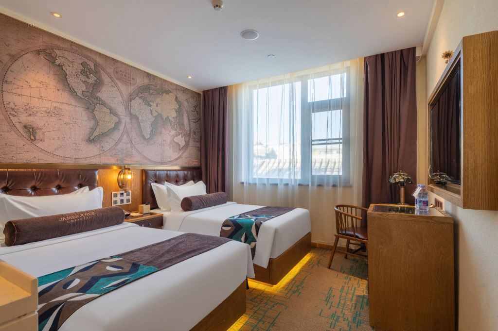 Choenix Hotel (Beijing Tiananmen Square Qianmen Street Subway Station)
