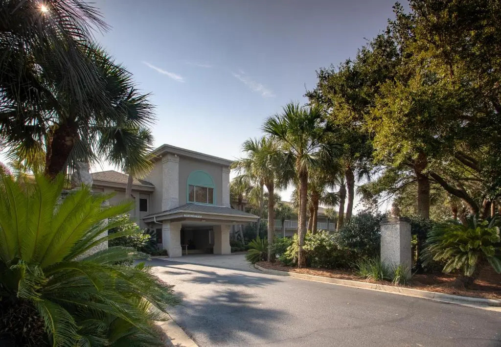 Beachview Club Hotel