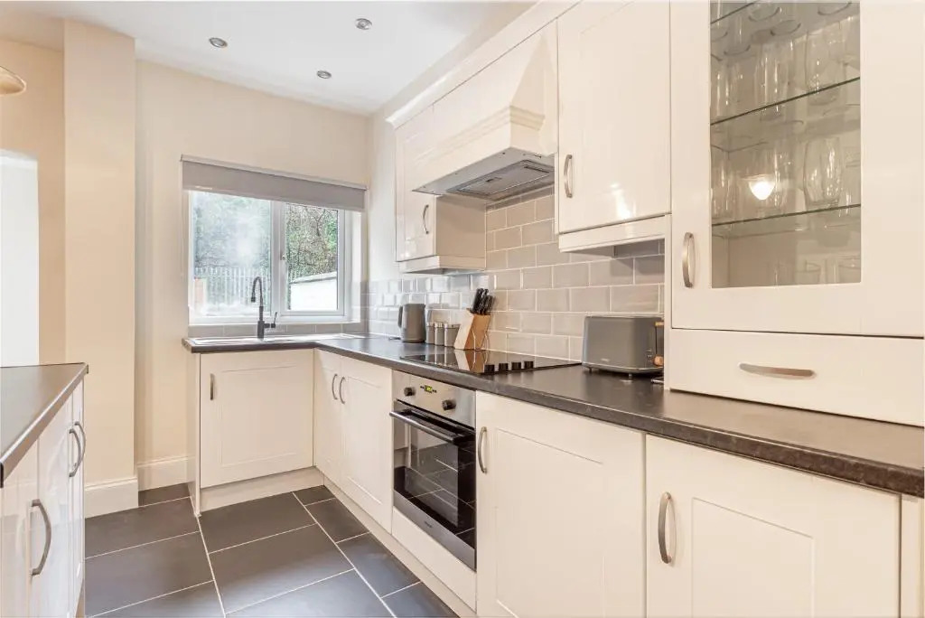 Beautiful 4 Bed House Worcester City Centre