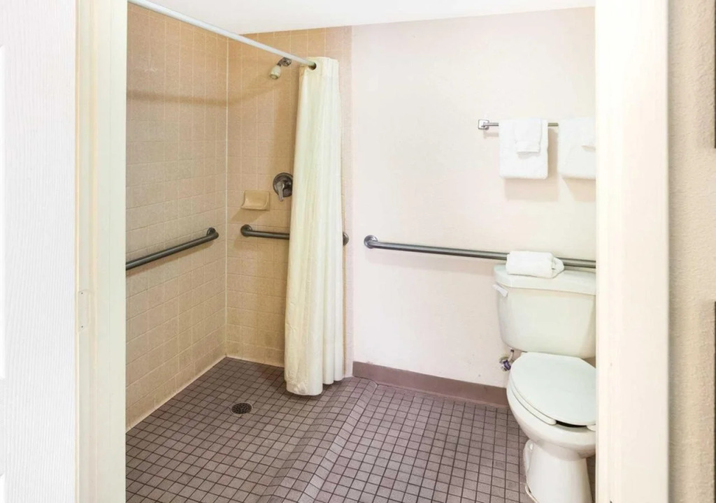 University Inn & Suites