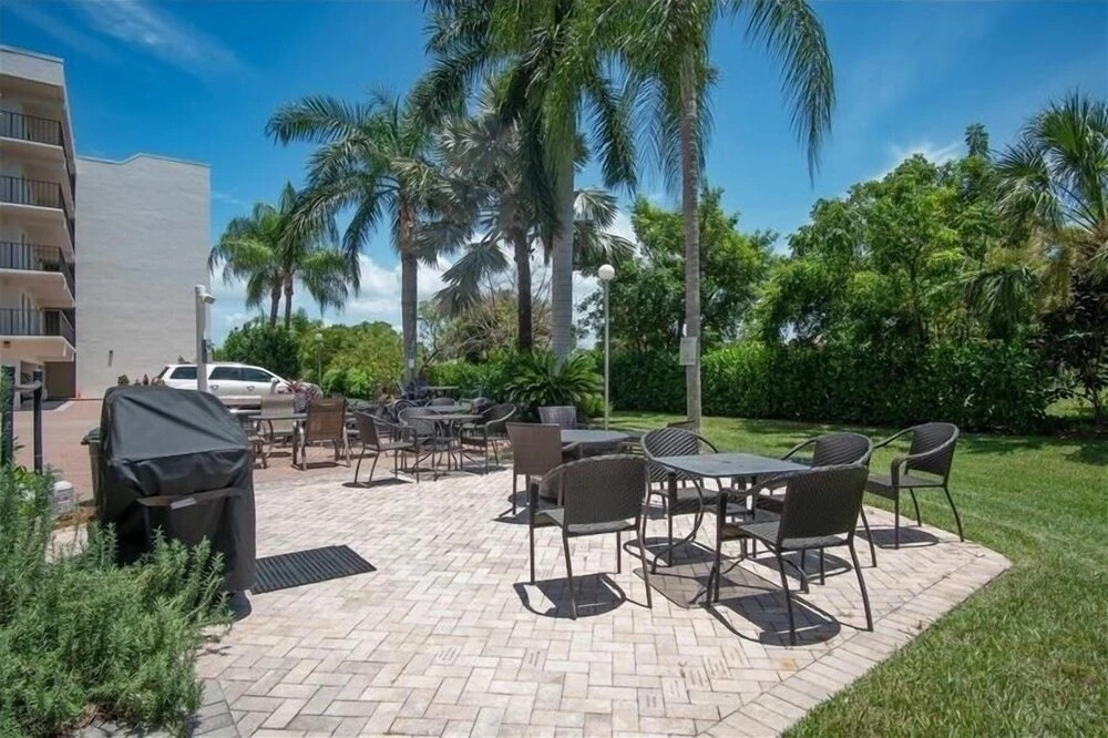 Grandview312 - Grandview 2 Bedroom Condo by Redawning