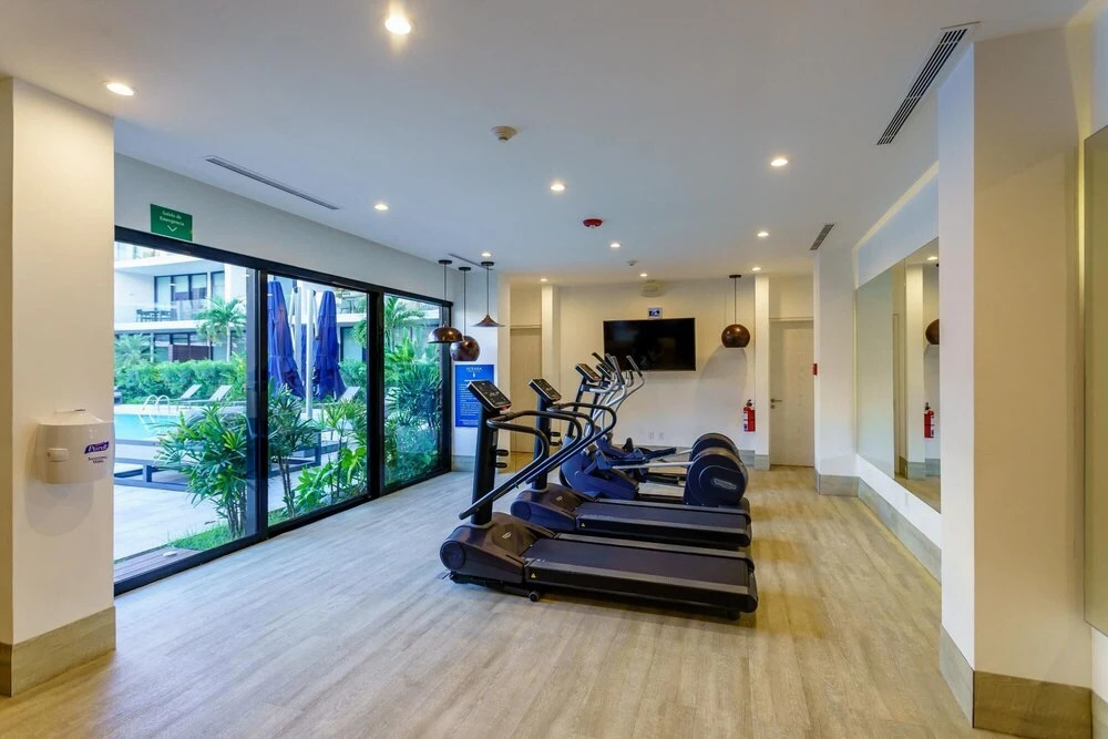 Exclusive 2 Level PH 3 BR Private Pool Roof Wifi Stunning Amenities GYM