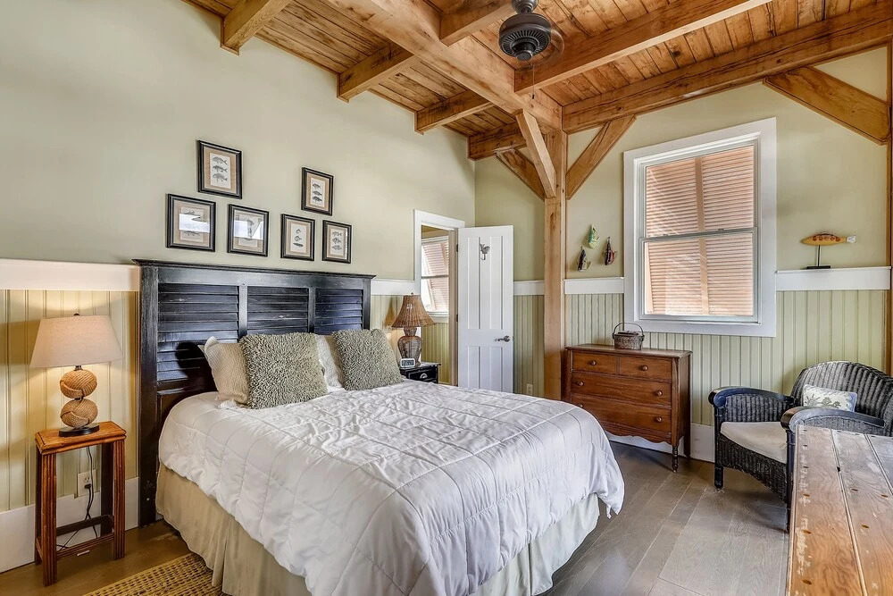 Sugar Shack 4 Bedroom Home by RedAwning