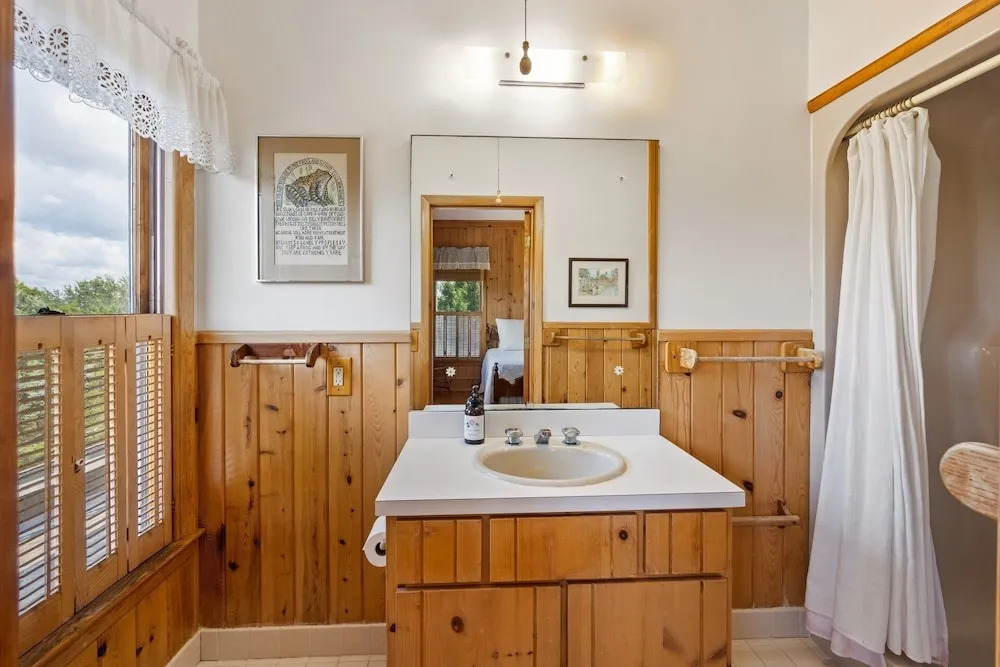 Natural And Serene Home Away From Home 5 Bedroom Home by Peace Vacations