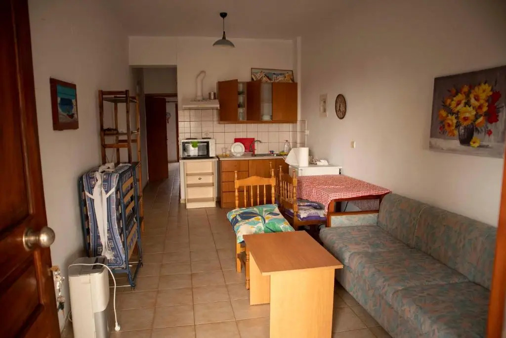 Apartment 45m2 with 2 balconies near the beach