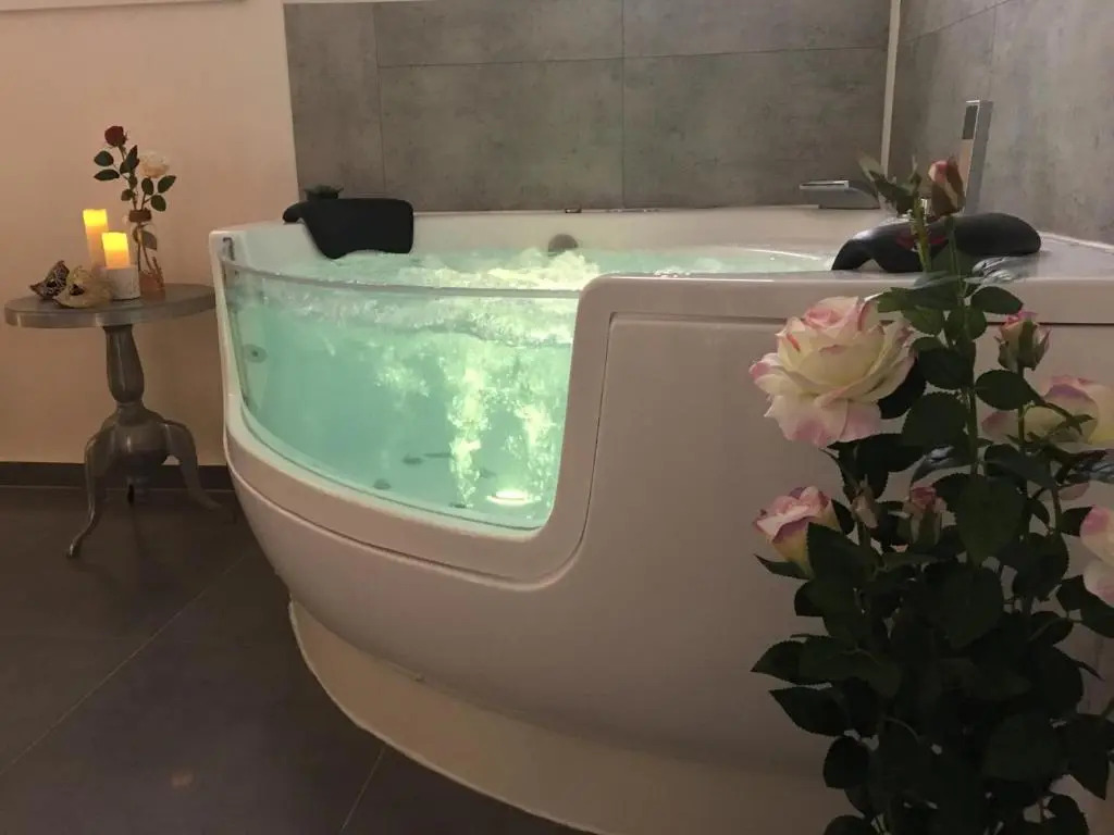 COSY & SPA Appartement luxe JACUZZI "Suite Diamant"