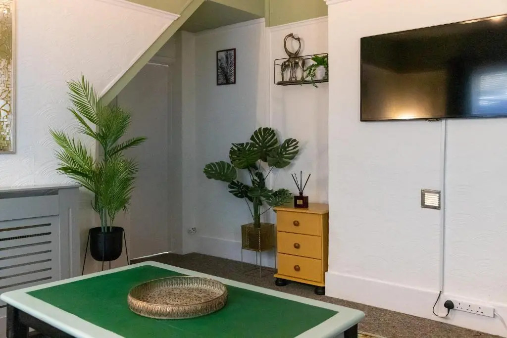 Step Free Access Apt for 6 Parking 2 Mins Town