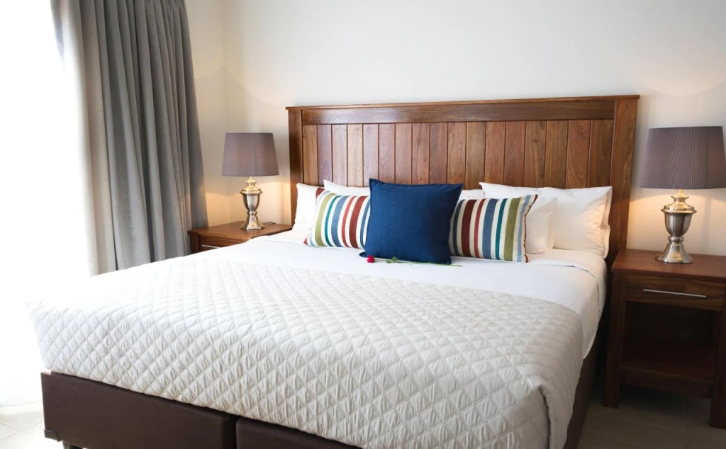 Camelot Guest House & Apartments
