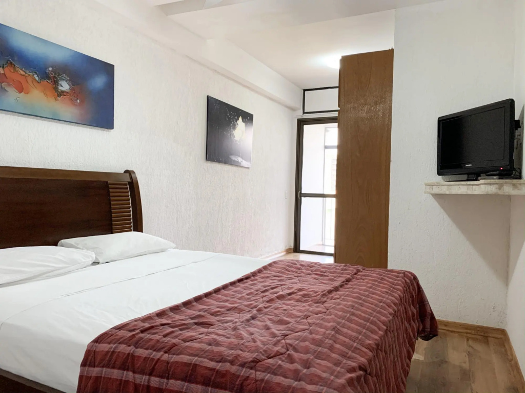 Pineapples F1106 Copacabana Penthouse and Pool