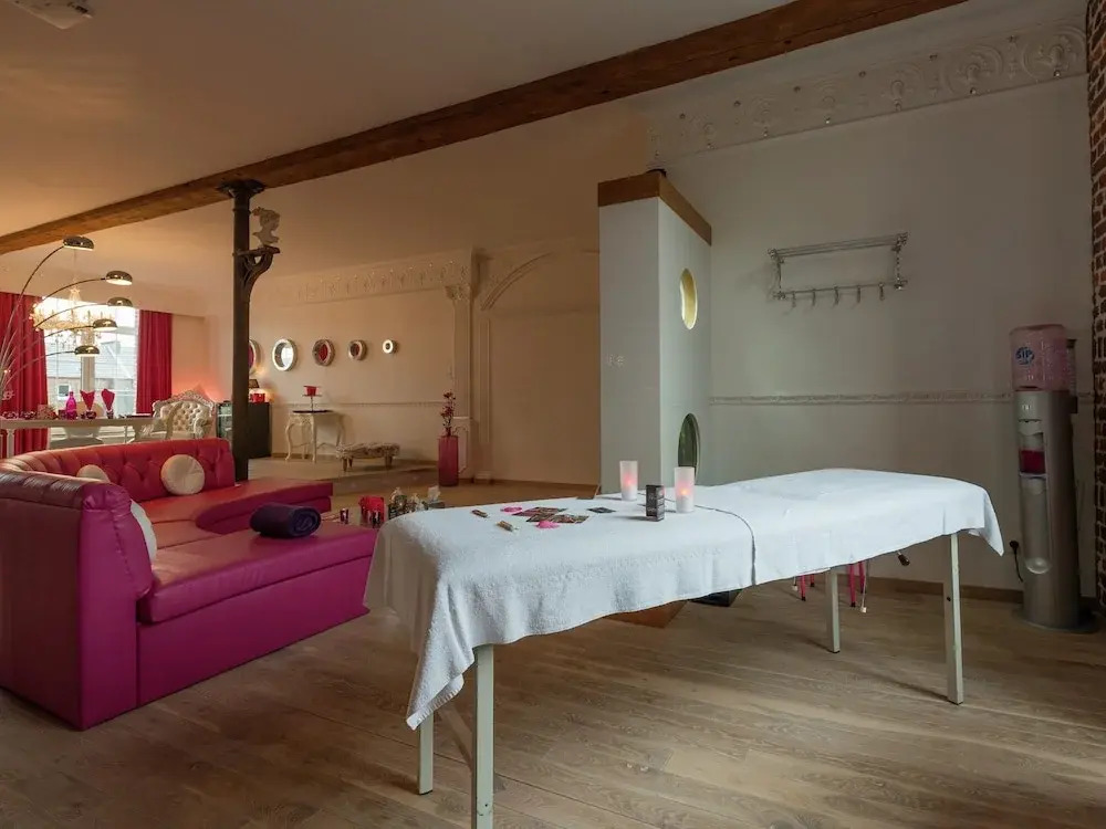 Lush Apartment with Sauna, Hot Tub, Mountain Views in Ensival