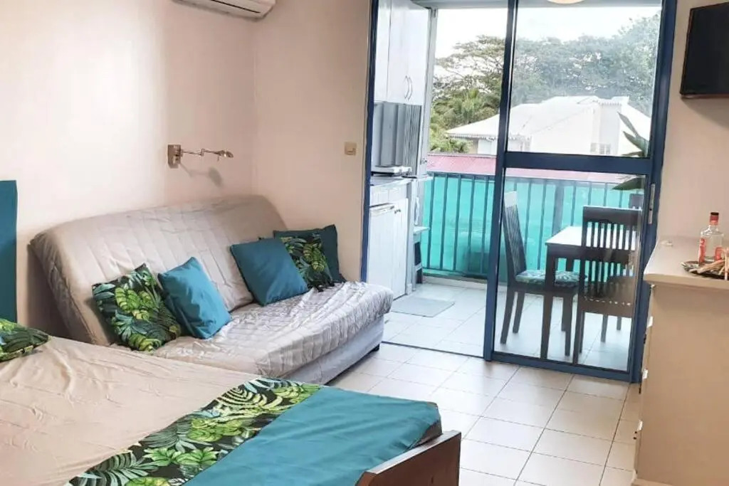 Superbe studio, à 20 mètres de la plage, accès direct Grande Plage Diamant