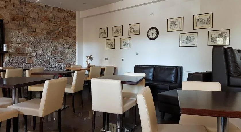 Aposperides Hotel
