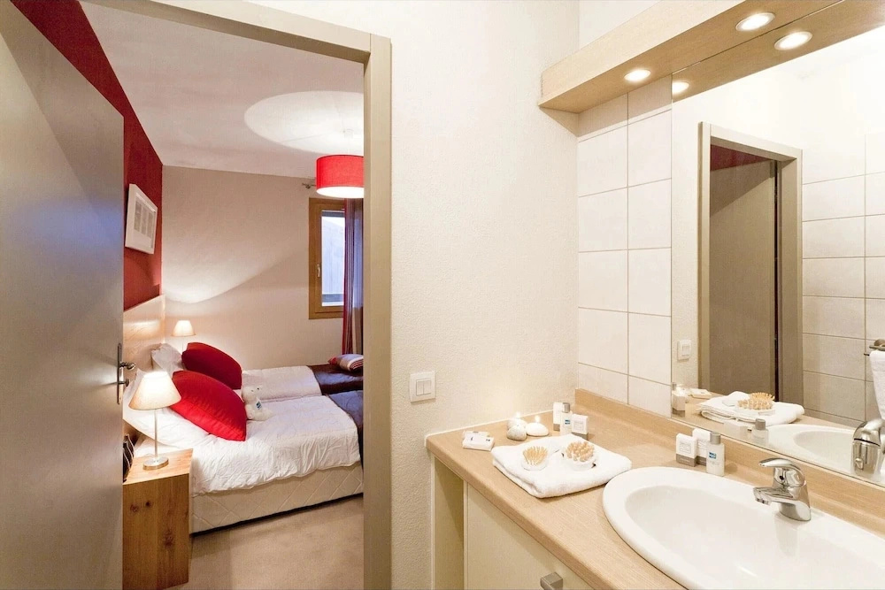 Apartment in Sainte-foy With Ski Access