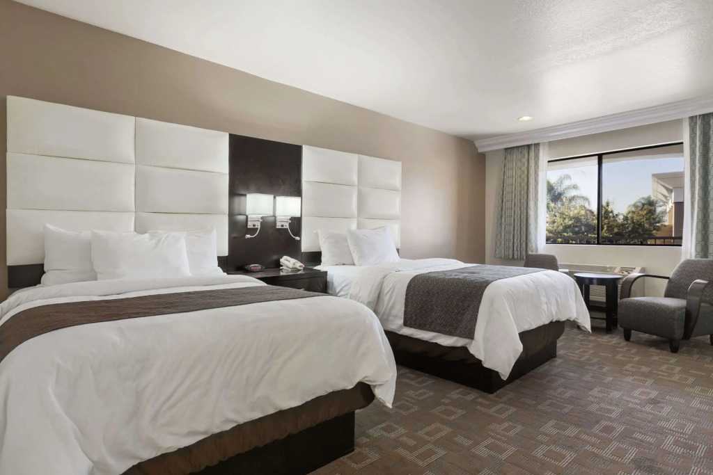 Days Inn by Wyndham Downey