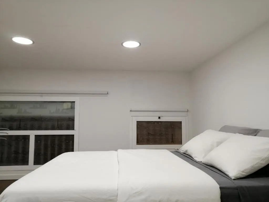 BIOMA Modern & Minimalist Apartment