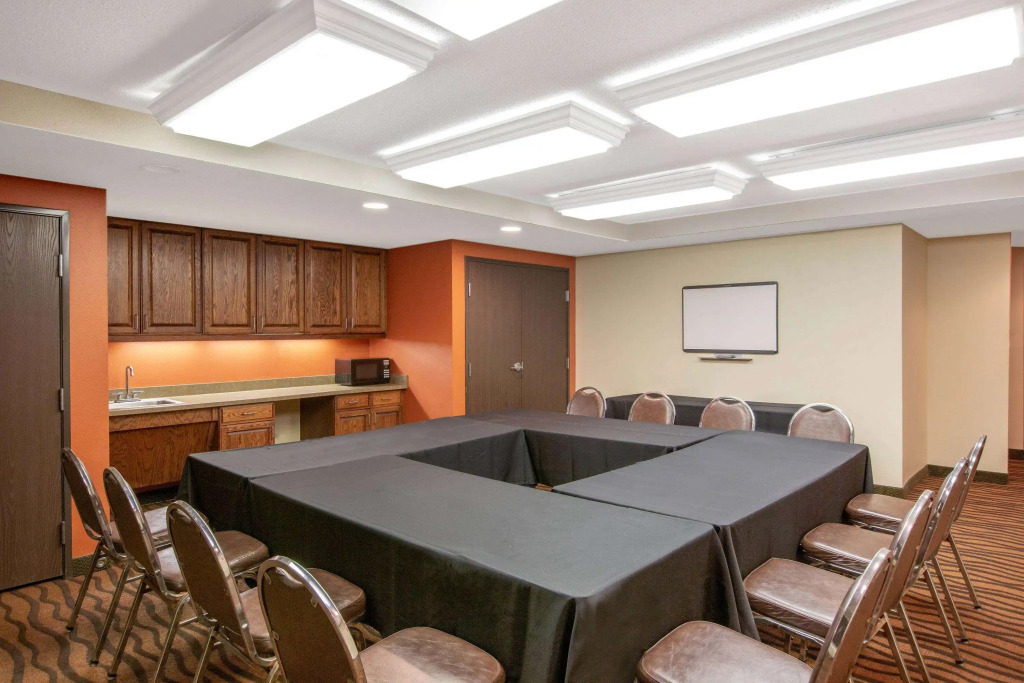 AmericInn by Wyndham Ottumwa