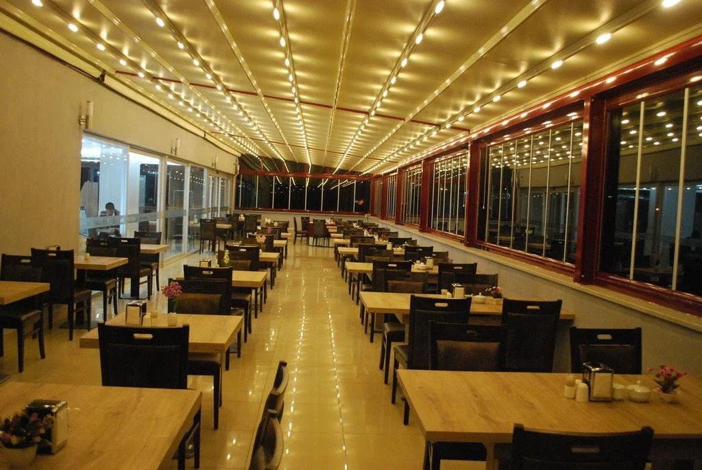 Umur Hotel