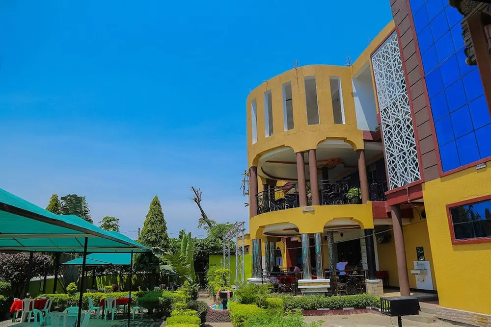 Kamwe kamwe hotel