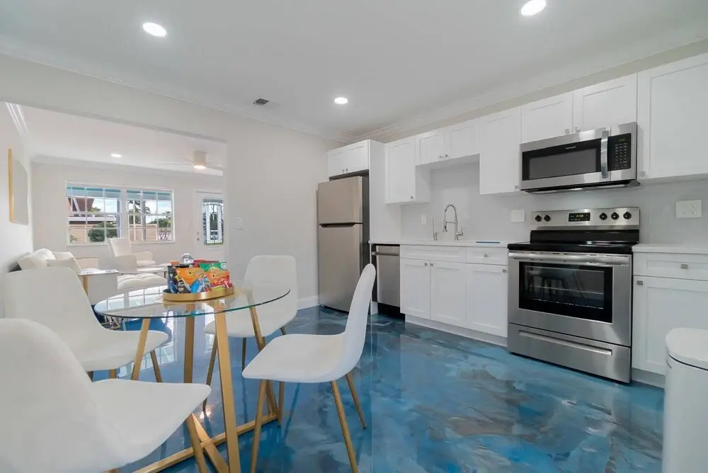 Ocean Oasis Apt B, Downtown, Beach, Dog Friendly, Shops