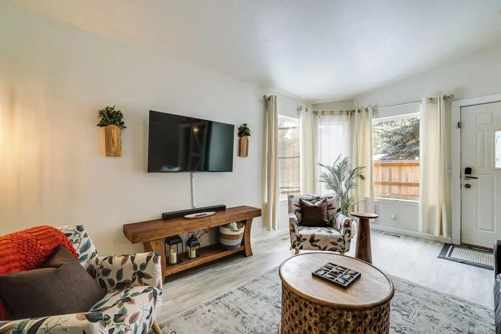Family Home w/ Game Room, 1 Mi to Lake Cascade