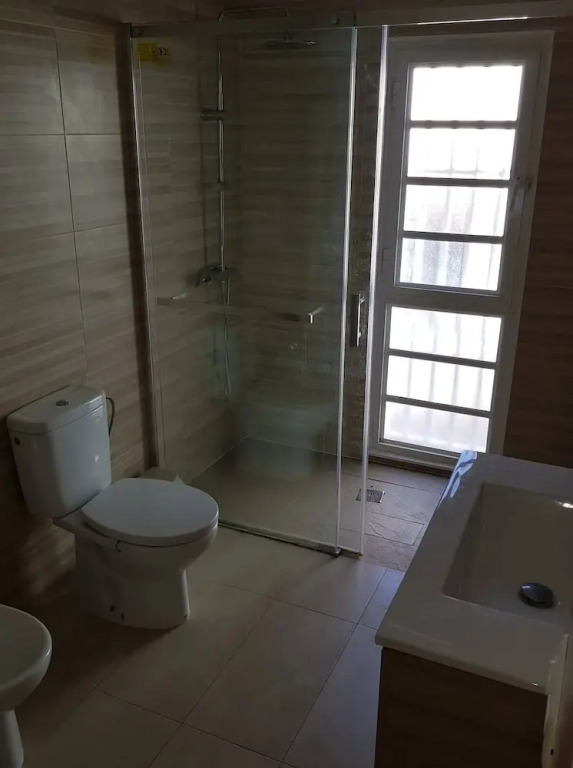 "Flora B&B "- Rooms in Privat Home Habitaciones en una casa privada