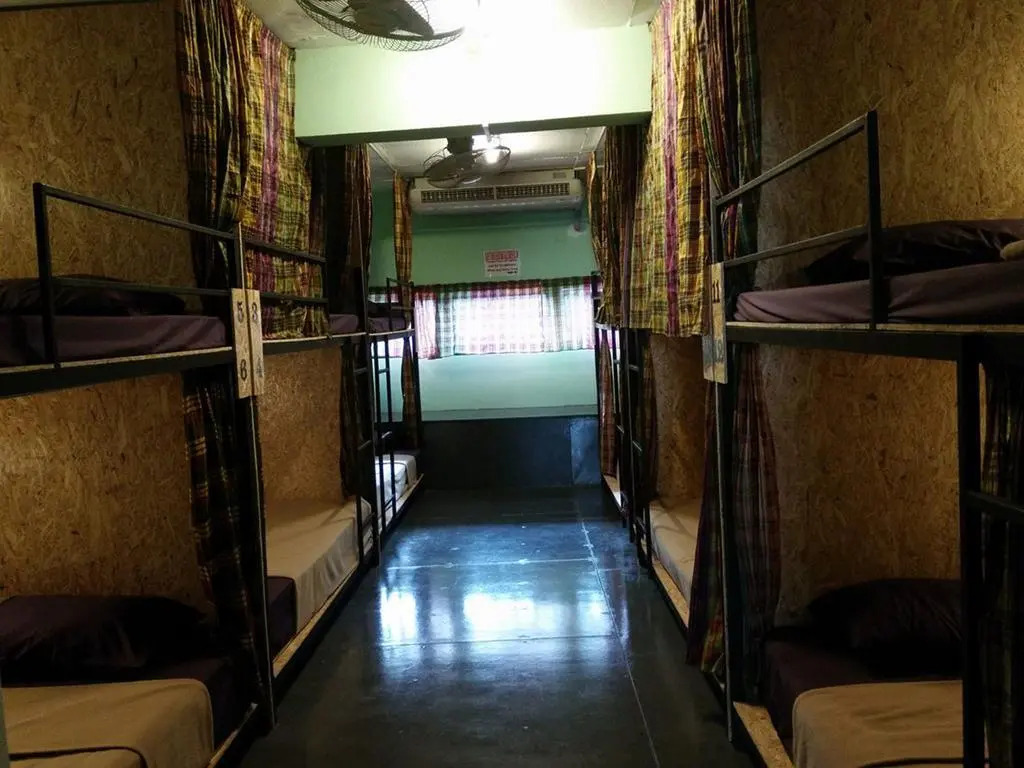 J Giant Hostel