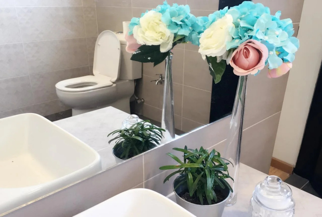 House Of Throne Hostel