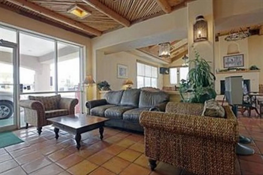 Econo Lodge Inn  Suites Amarillo