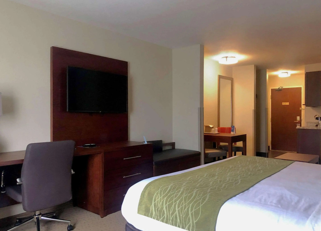 Comfort Inn & Suites