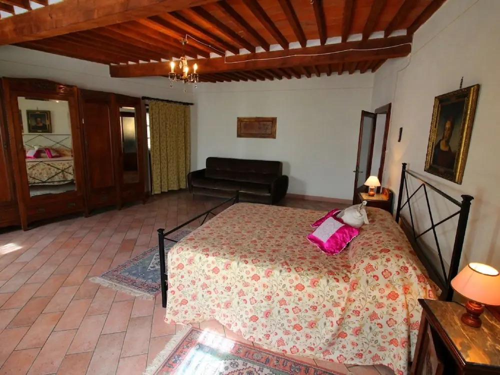 Villa in Tuscany With Pool and Valley Views