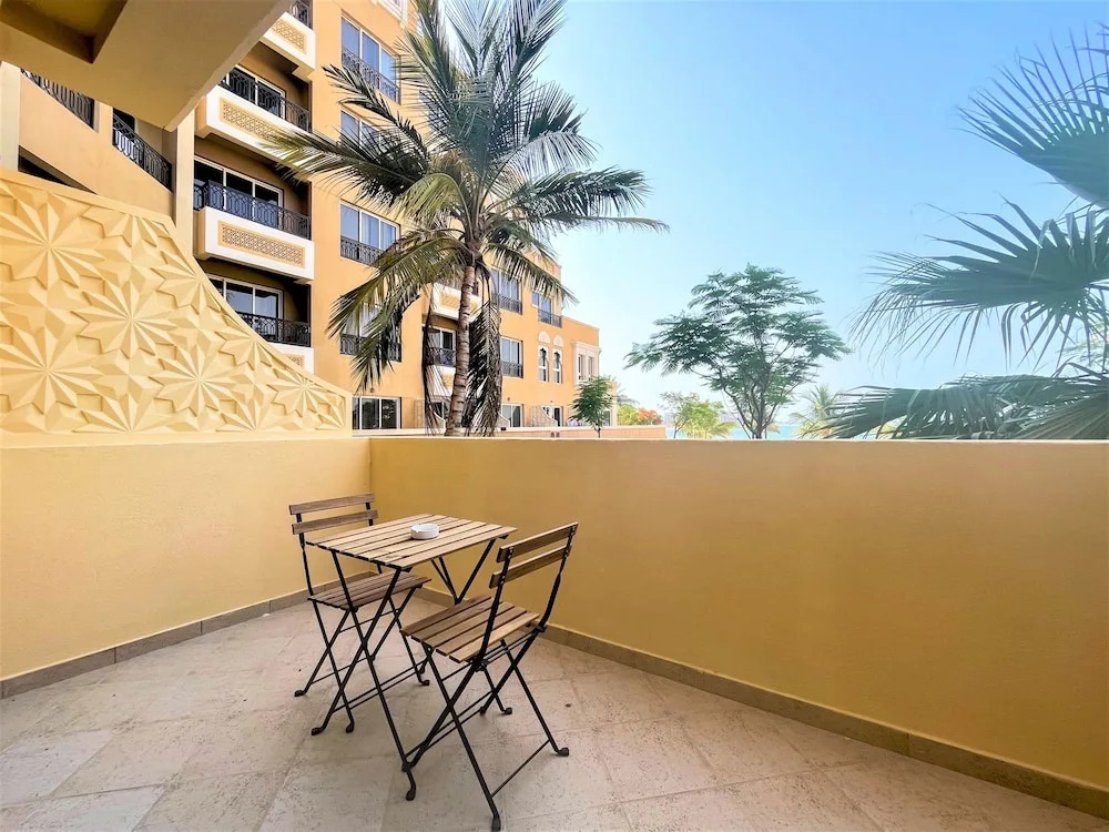 Stunning Sea View Apt. With Balcony - RAK