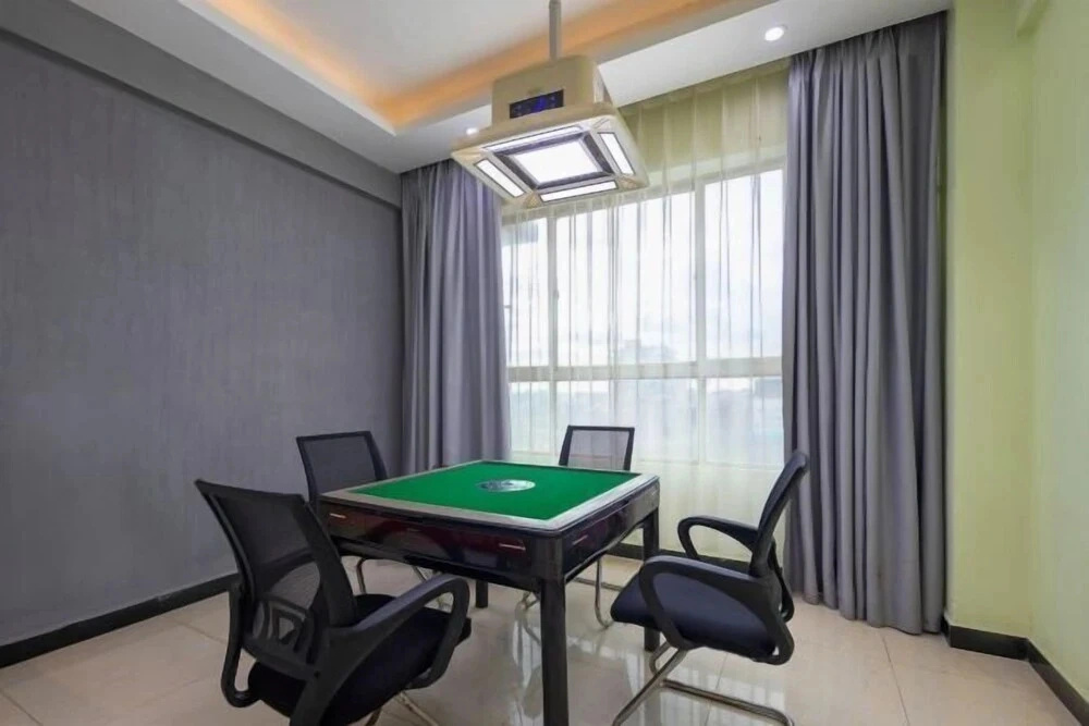 Junyue Business Hotel