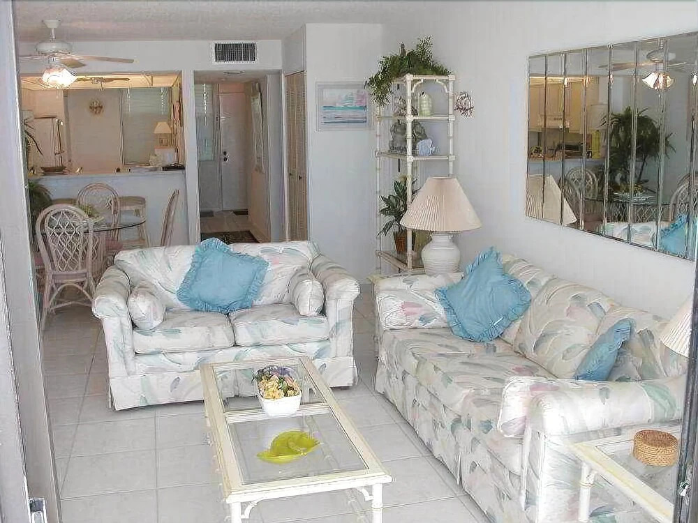 Anna Marie Island Apartments