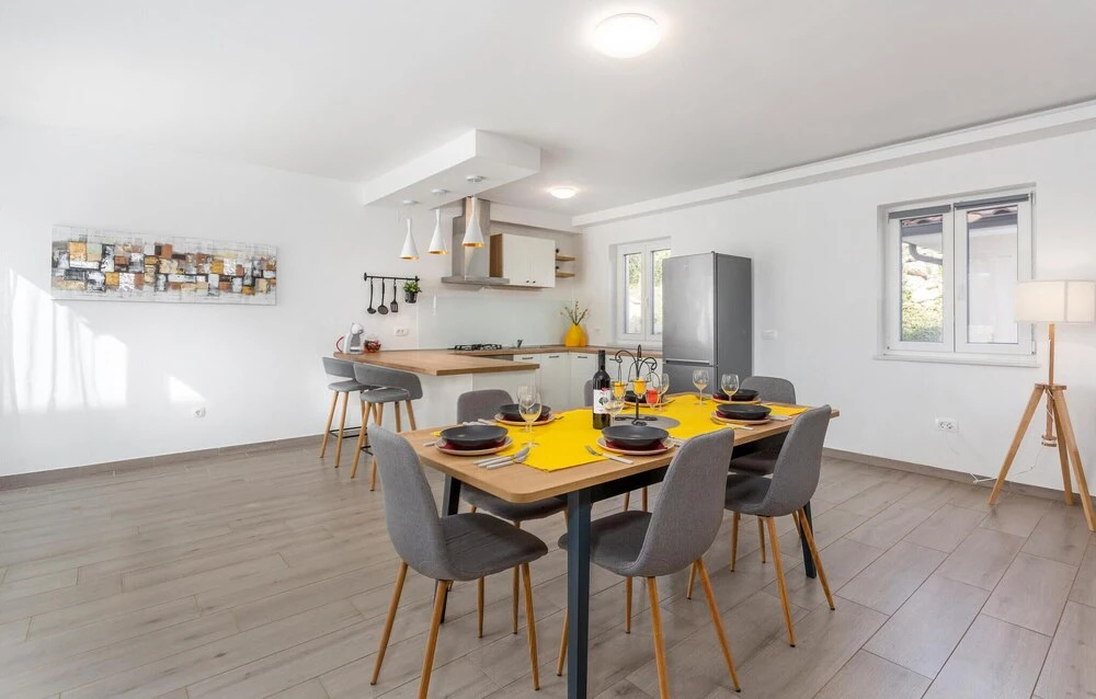 Beautiful Home In Kras