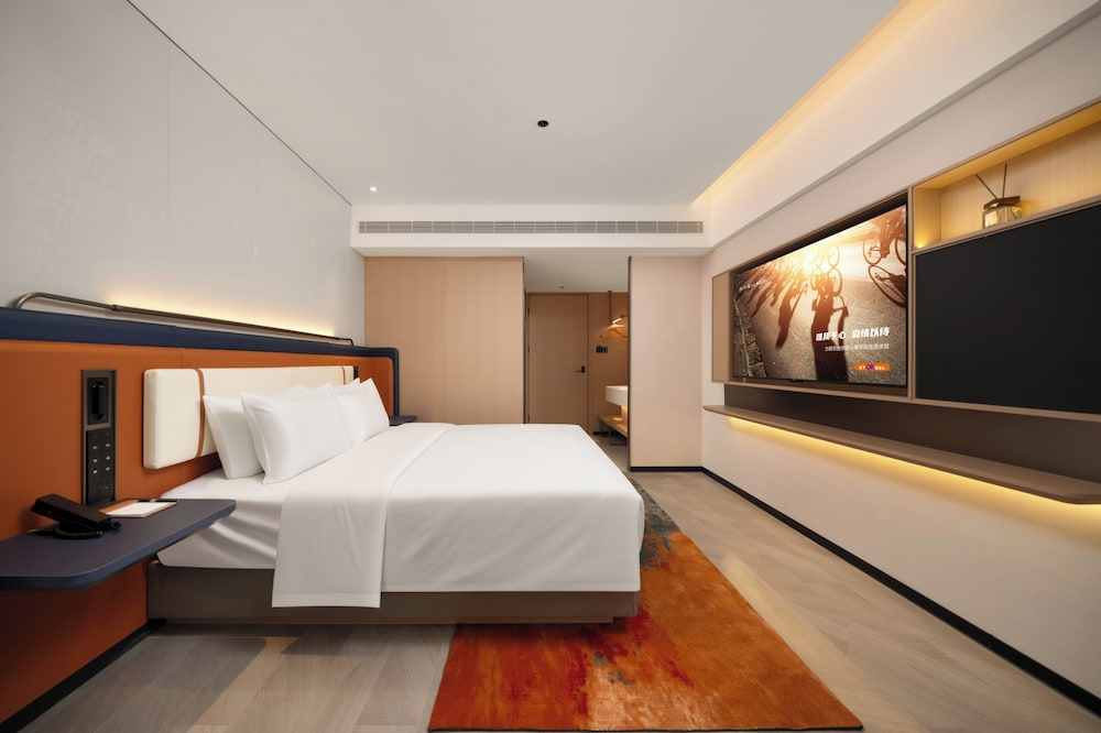 h Crystal Hotel  Xi'an West 2nd  Branch