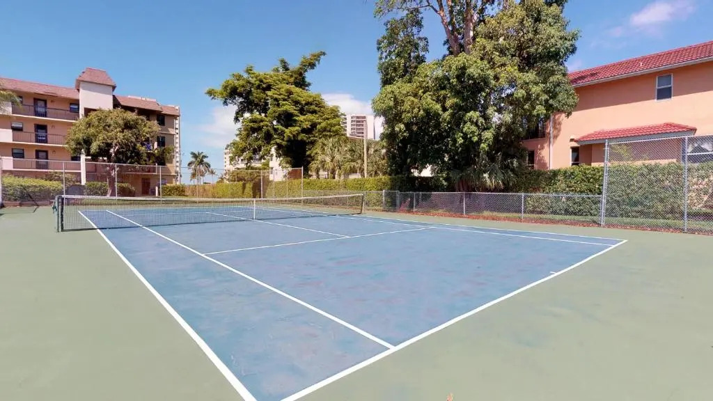 Prime Location I 2 Bed Setup Directly Across Street From South Beach Access
