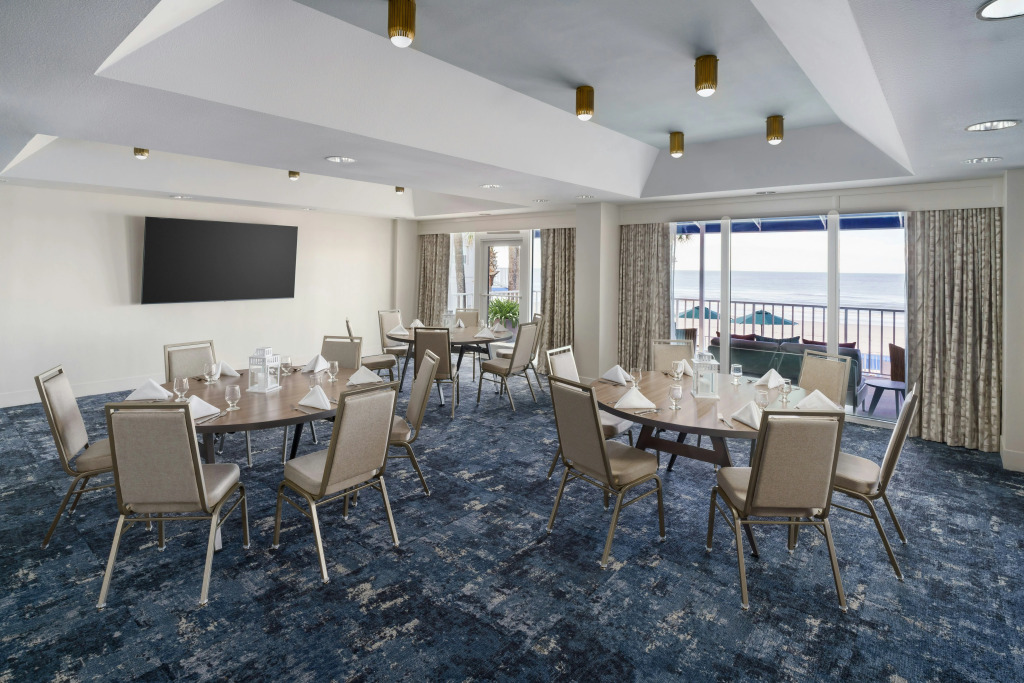 DoubleTree Beach Resort by Hilton Tampa Bay - North Redington Beach