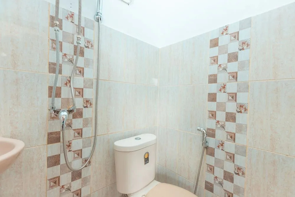 OYO 2229 Dolfie Residence