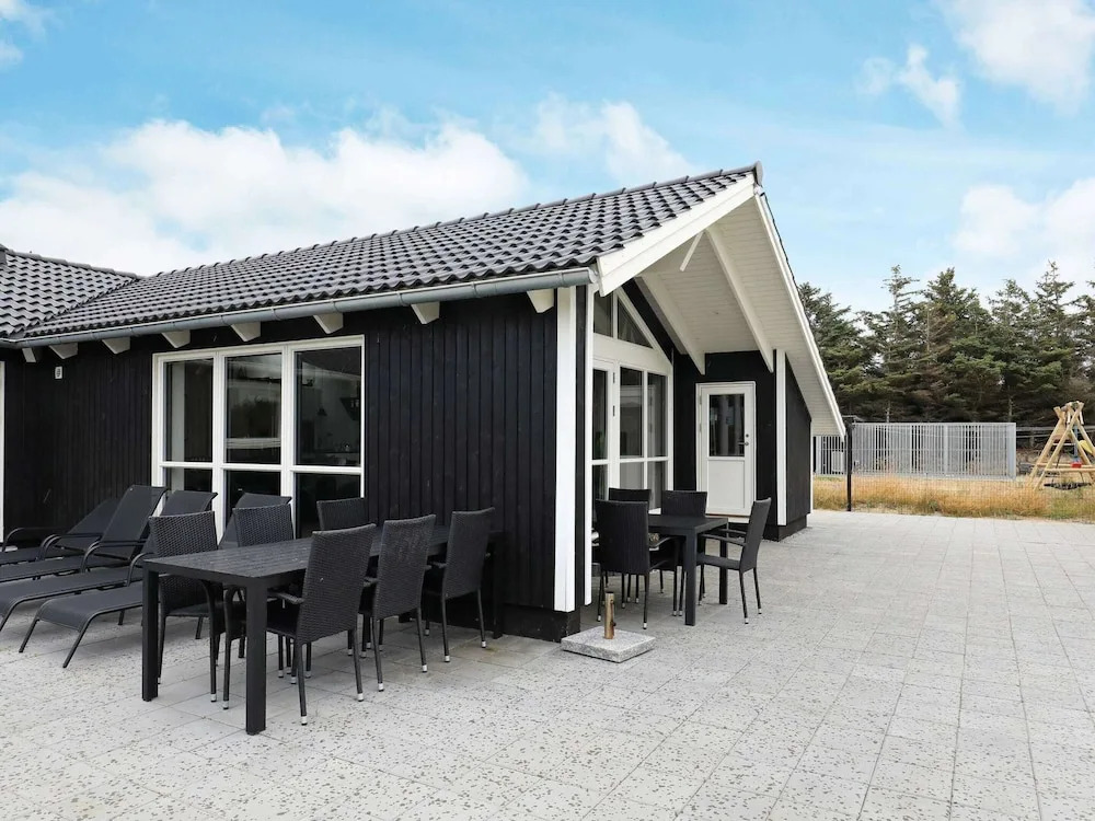 10 Person Holiday Home in Lokken-by Traum