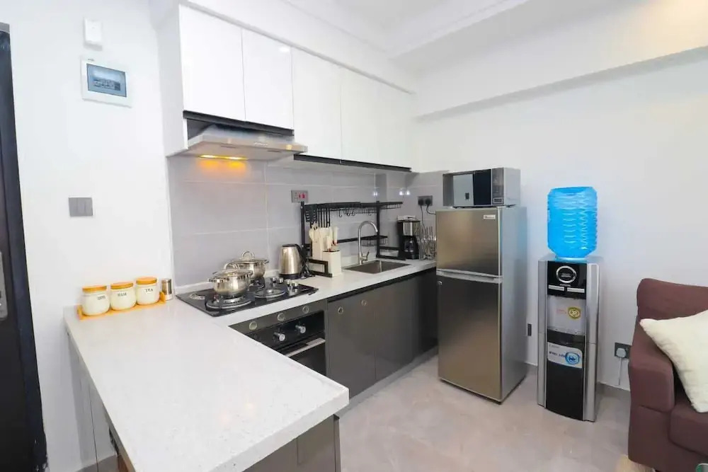 Lux Suites City Oasis Apartments