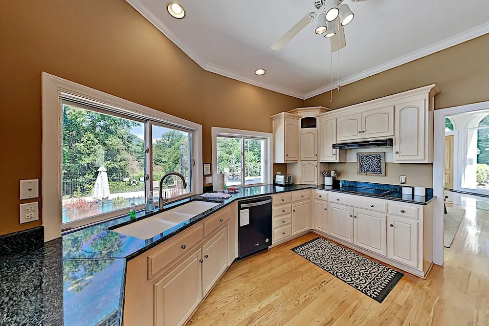 Panoramic Pool Paradise W/ Lake Lure View & Pool 4 Bedroom Home