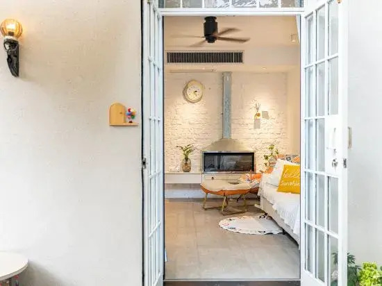 City Courtyard Homestay