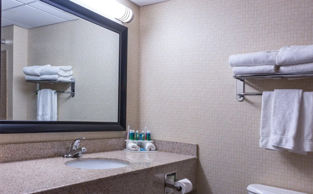 Holiday Inn Express Hartford-Newington by IHG